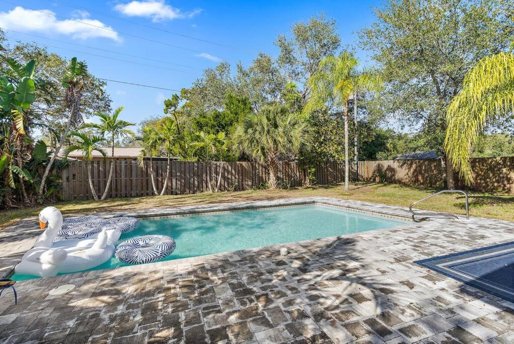 Florida Getaway With Backyard Pool Oasis Villa Sarasota Exterior photo